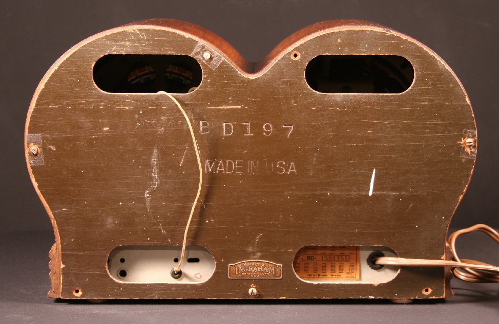 Emerson Model BD-197 Mae West Table Radio (1938-1939)