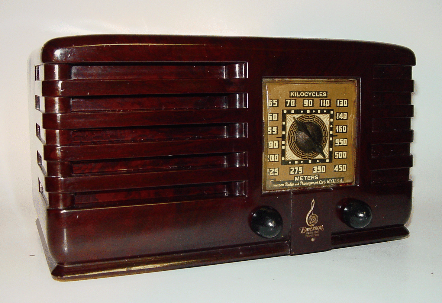 Emerson EP-381 in walnut bakelite
