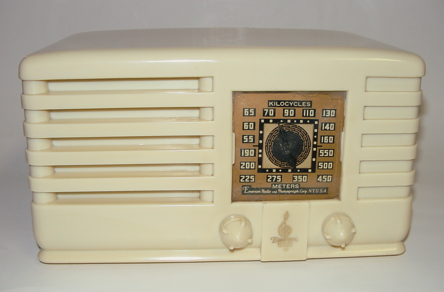 Emerson EP-381 in ivory plaskon