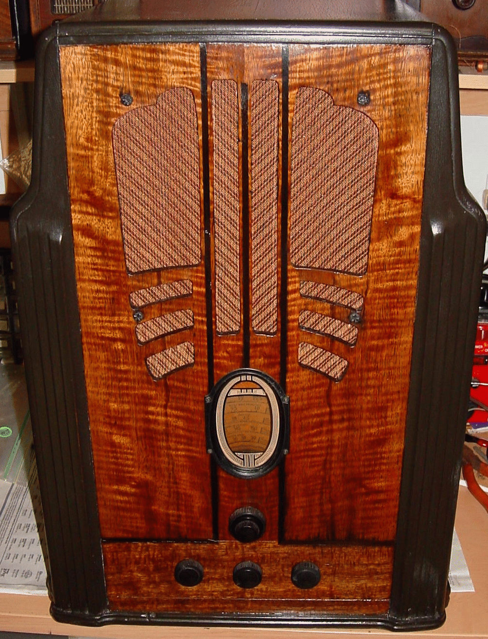 Philco model 116 tombstone