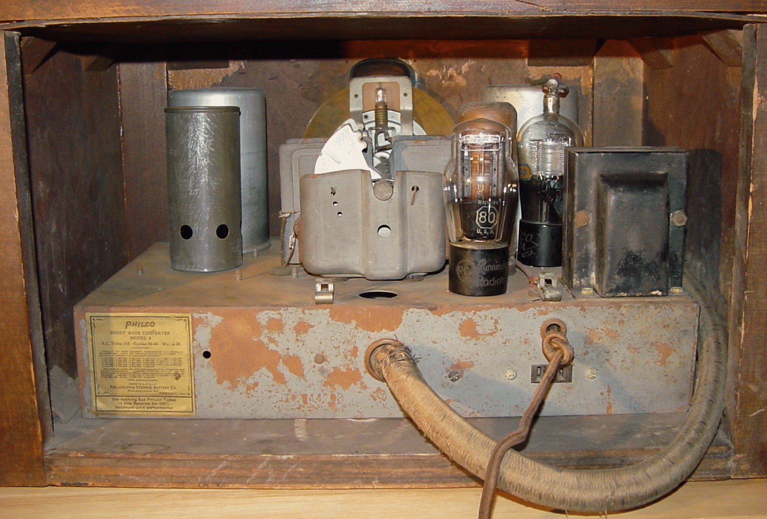 Philco 4, rear view