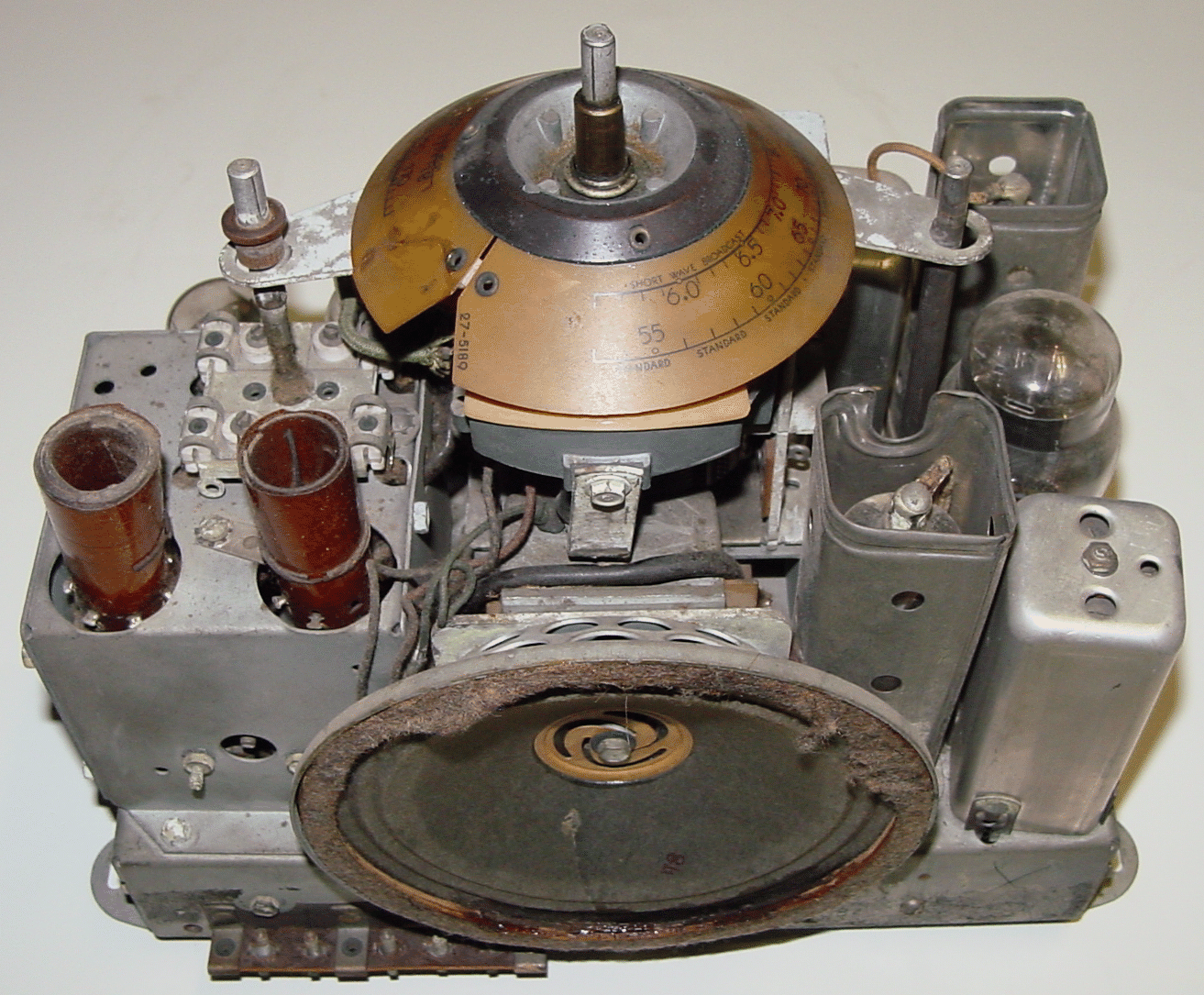 Philco 37-604C chassis view
