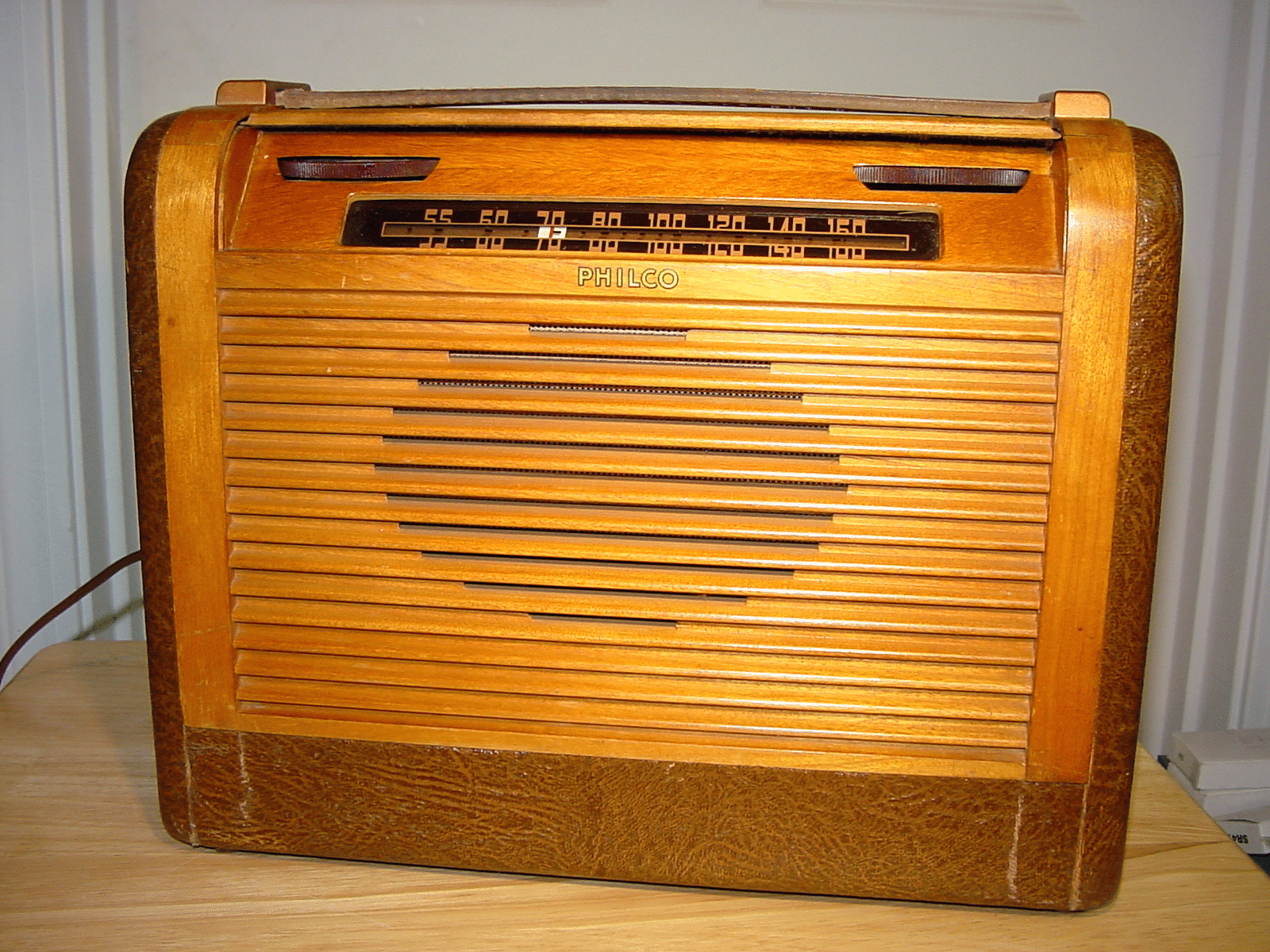 Philco 46-350 portable