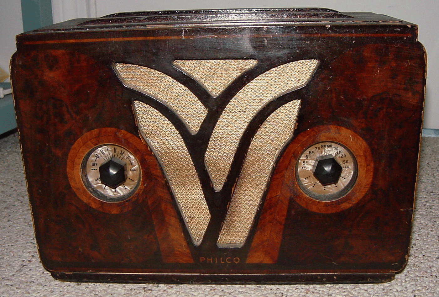 Philco 54S 'owl eye'