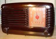 Philco 48-200 Bakelite Compact Table Radio (1948)