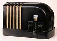 Airline Model 350 Streamliner Radio (1938)