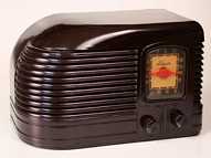 Lafayette Y5B Bakelite Table Radio (circa 1948)