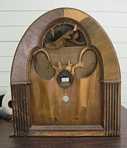 Philco 21A Baby Grand Cathedral Radio (1931)
