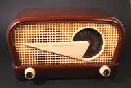 Philco 48-230 Plastic Table Radio (1948)