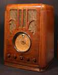 Silvertone 4465 Tombstone Radio (1936)
