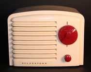 Silvertone 6166 (ivory plaskon) Compact Table Radio (1939)
