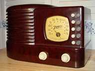 Zenith 5-R-312 (5R312) Compact Bakelite Table Radio (1939)