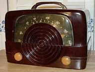 Zenith 6-D-614 (6D614) Bakelite Table Radio (1942)