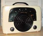 Zenith 6-D-614W (6D614) Ivory-Painted Bakelite Table Radio (1942)