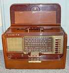 Zenith A600L TransOceanic Radio (1957)