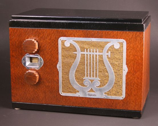 Majestic Model 55 'Duette' Table Radio (1933)