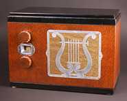 Majestic (Grigsby-Grunow) 55 Compact Table Radio (1933)