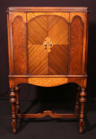 Philco Model 95 HighBoy Console Radio (1939)