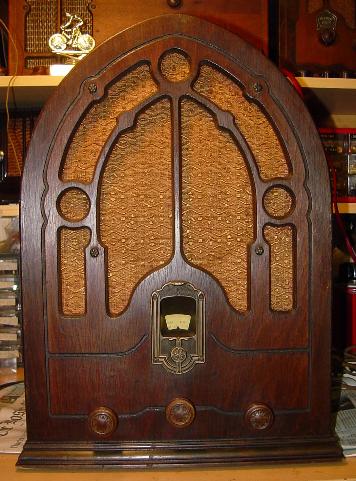 GE J-72 Cathedral Radio (1932)