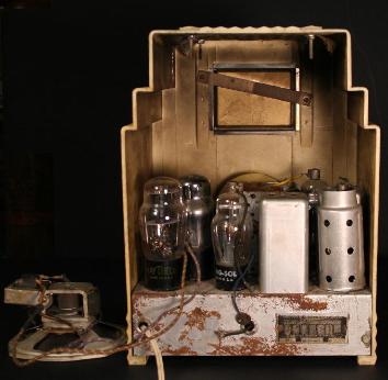 Air King Skyscraper Radio Rear View (1935)