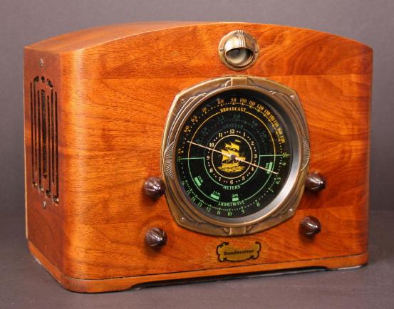 Bandmaster Cube Radio (Pacific Radio Corp 6322 - 1936/7)