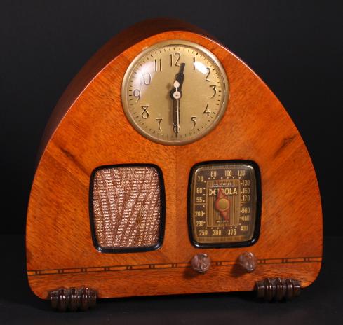Detrol Model 302 Radio Clock (1939)