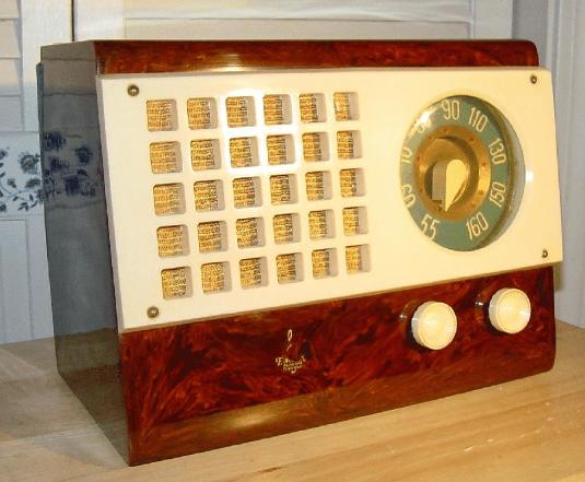 Emerson Catalin Radio Model 520