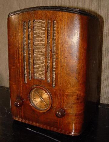 Emerson AD-110 Mini-Tombstone Radio (1935)