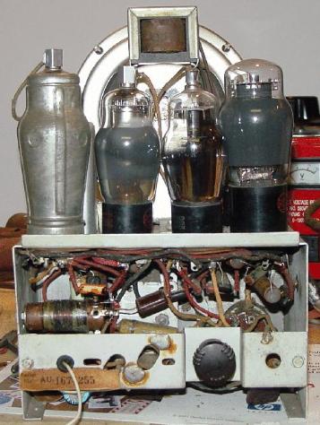 Emerson AU-190 Mini-Tombstone Rear Chassis View (1938)