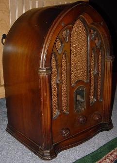 GE J-80 Cathedral Radio (1932)