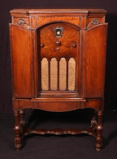 Philco 111 Superheterodyne Plus HighBoy