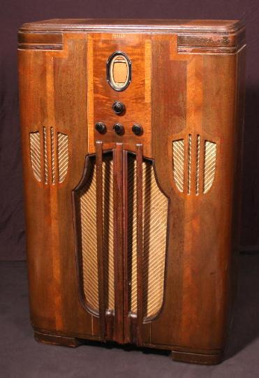 Philco 116X Hi-Fi Console Radio (1936)