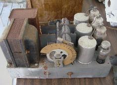 Philco model 21 Baby Grand Cathedral Radio Chassis as found