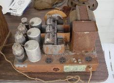 Philco model 21 Baby Grand Cathedral Radio Chassis as found