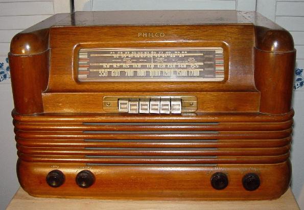 Philco 42-350T Table Radio (1942)