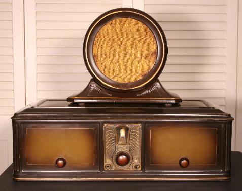 Philco 511 Metallic Table Radio & 211 speaker (1928)