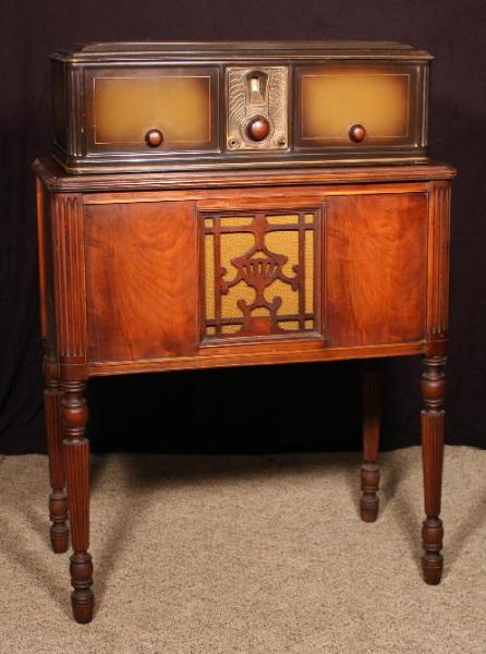 Philco Model 511 atop Concert Grand Speaker Cabinet