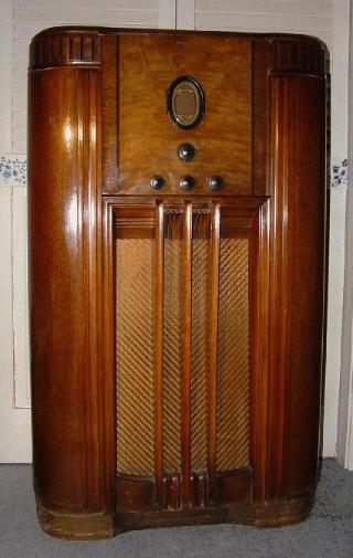 Philco 650X Console Radio (1936)