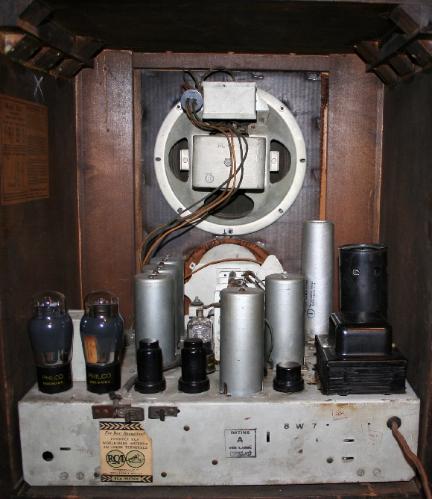 RCA Model T10-1 Tube Radio Rear View