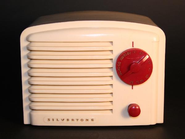 Silvertone Model 6166 Midget (1939)