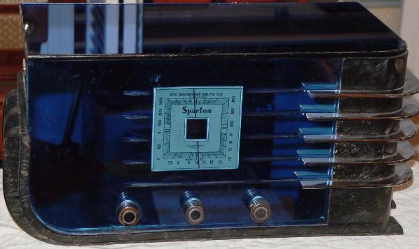 Sparton 557 Sled-Style Tube Radio (1937)