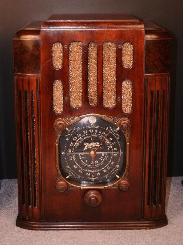Zenith 10S130 Tombstone Radio (1937)
