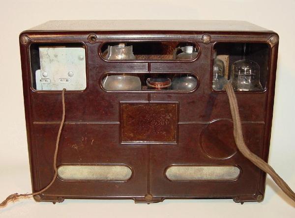 Emerson Model 415 Bakelite Table Radio Rear View (1934)
