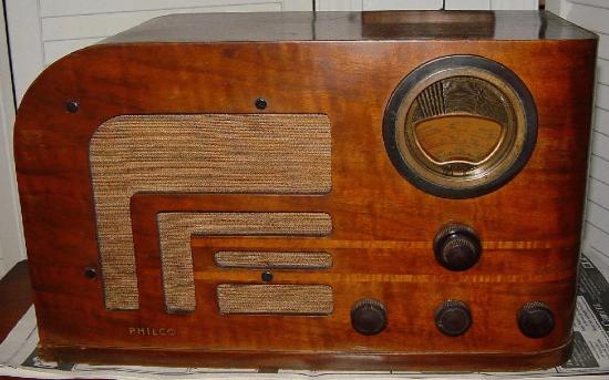 philco 38-9T Table Radio (1938)