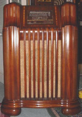 41-290X Console Tube Radio (1941)