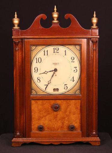 Philco 551 Colonial Clock Radio (1932)