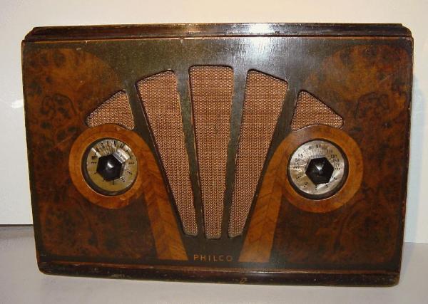 Philco 59S owl-eye Compact Table Radio (1935)