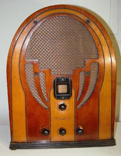 Philco 60B Cathedral Radio, third version, late production