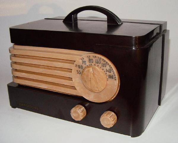Philco TP-20 Bakelite Table Radio (1940)