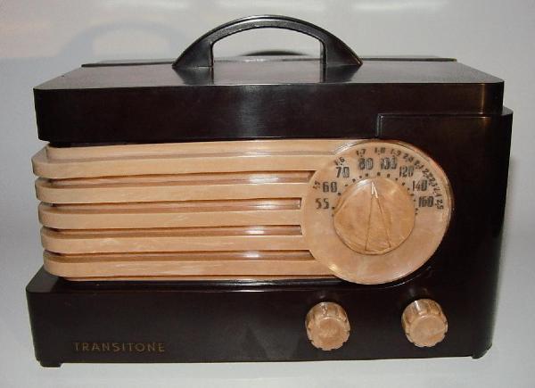 Philco TP-20 Bakelite Table Radio (1940)